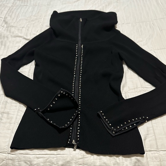 Cache - Picture 5 of 5